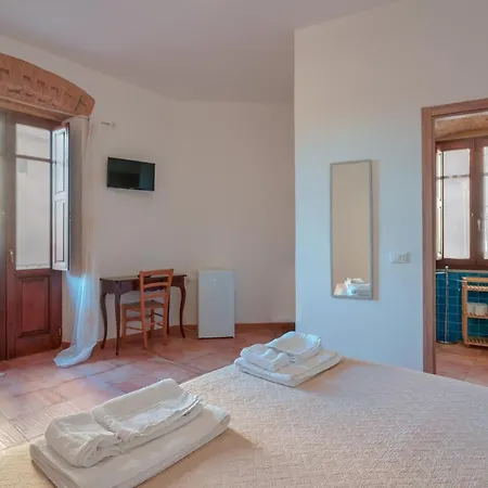 La Scala Del Sale Guest house Iglesias